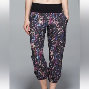 Lululemon Om Pant Floral Sport Pant Black Multi Size 6